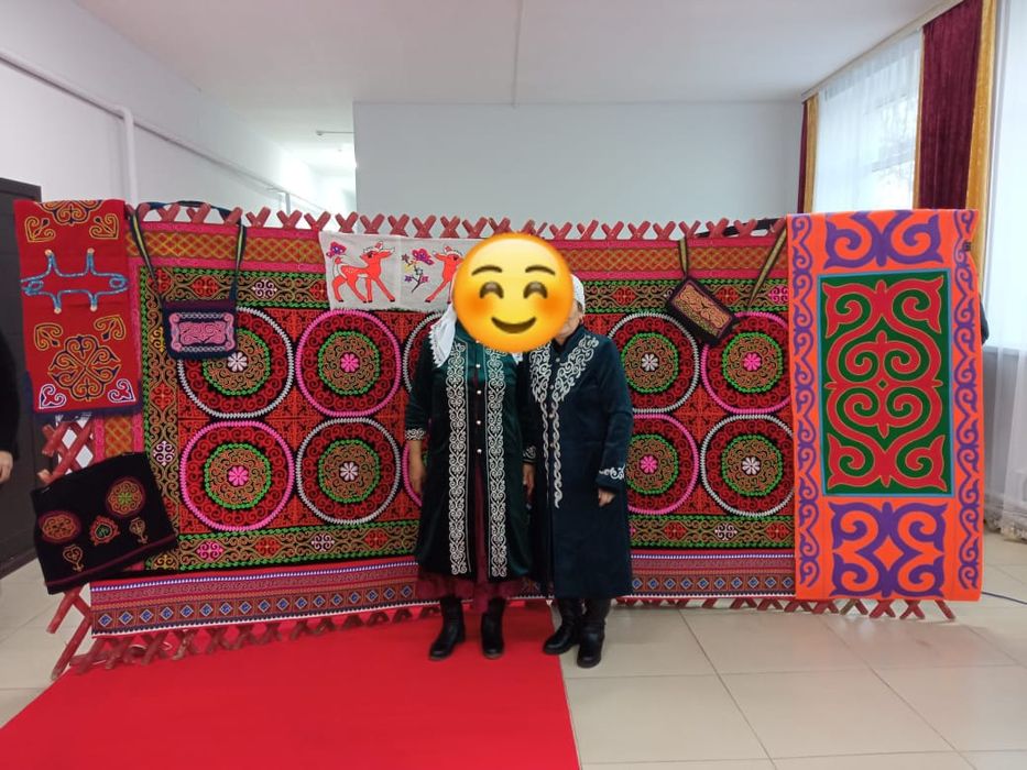 Киіз үйге кереге ілетін кілем Тұскиіз