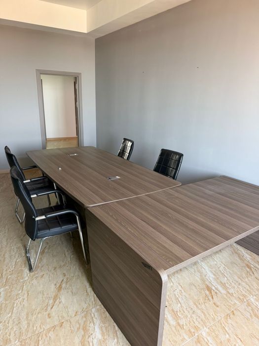 Офисная мебель, столы и стулья