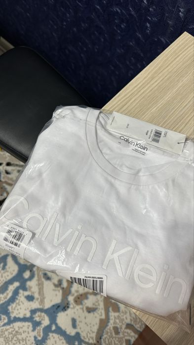Футболка Calvin Klein. p-L.