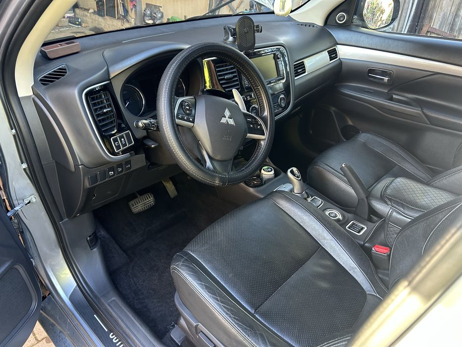 Mitsubishi Outlander PHEV