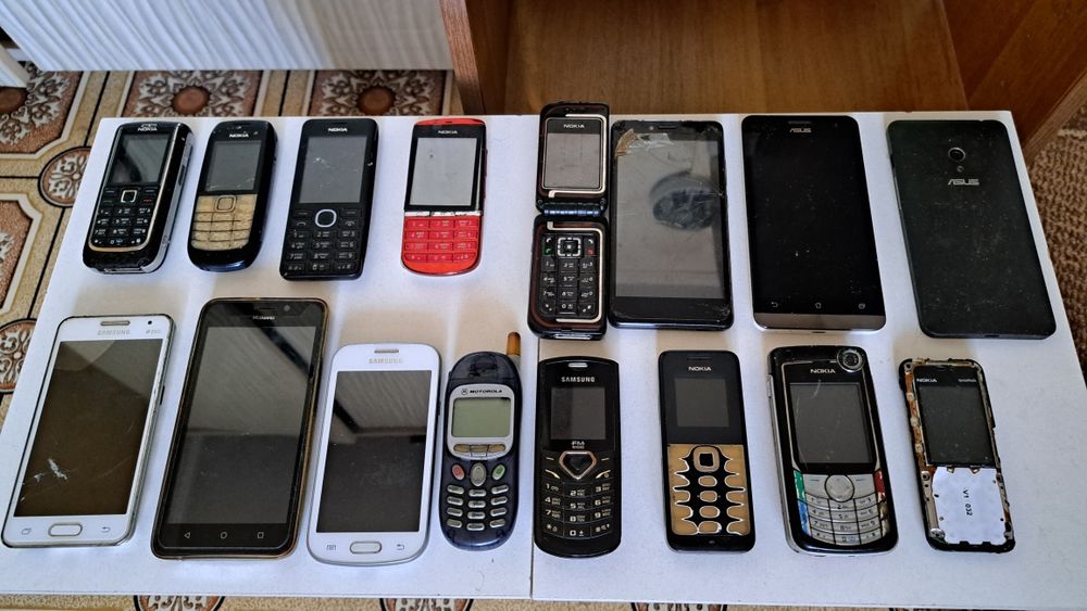 Сотовые телефоны