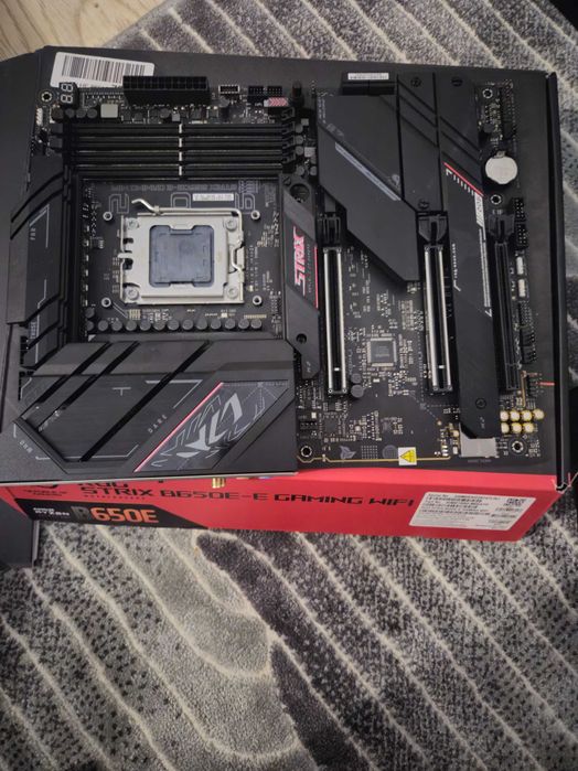 Placa de baza ASUS ROG STRIX B650E-E