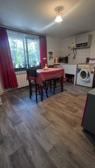 Продавам масивна къща в с.Ушинци
