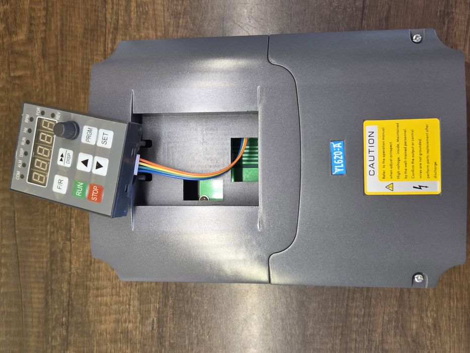 VFD честотен инвертор YL620-A-3*220V