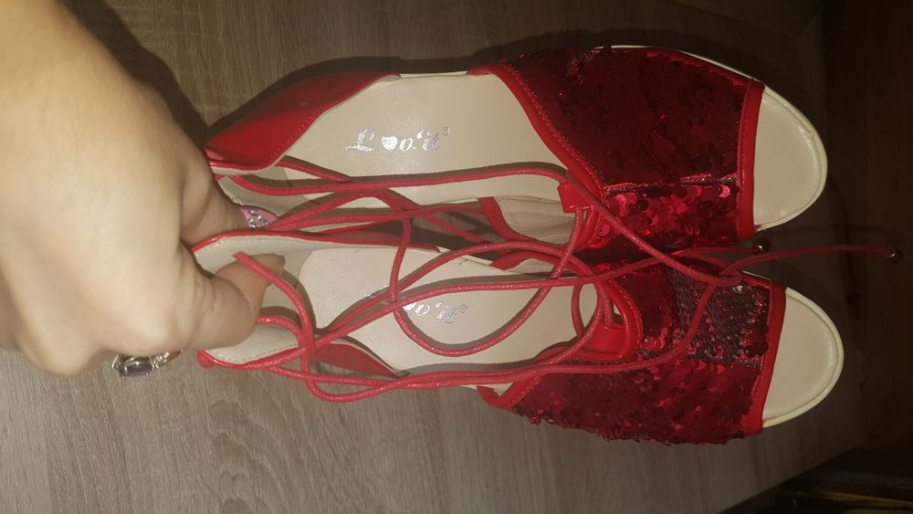 Sandale paiete reversibile rosii si negre