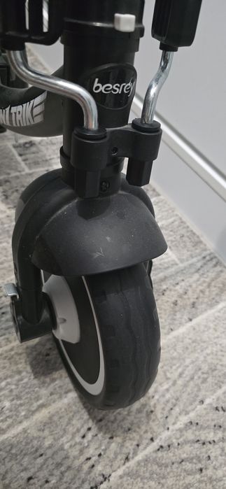 Tricicleta utilizata doar in casa