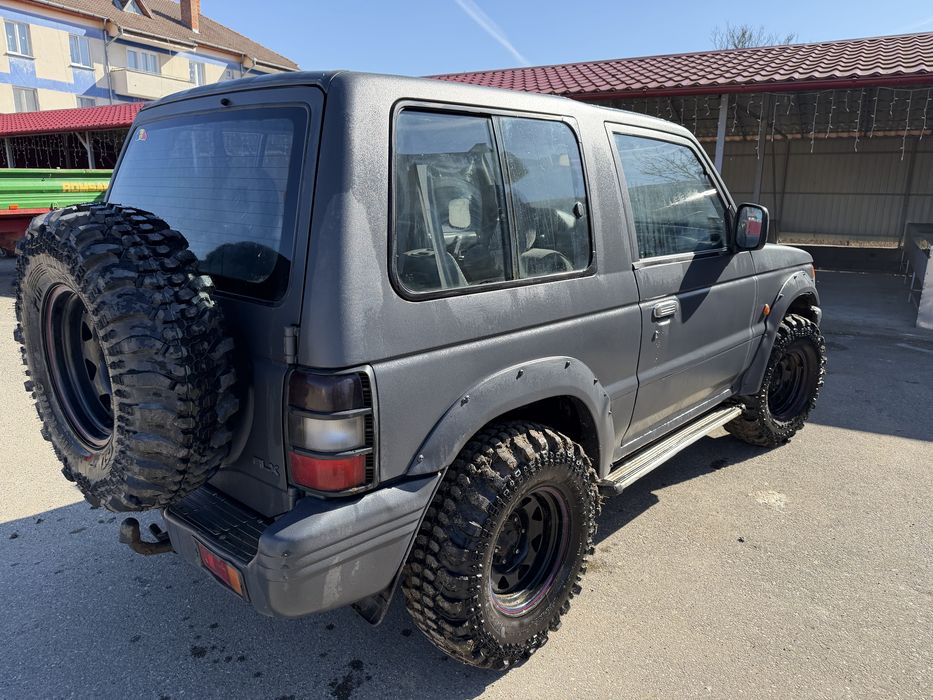 Mitshubishi pajero mk2