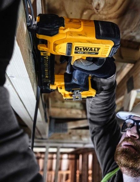 Акумулаторен Такер за монтаж на кабели DEWALT DCN701N 18V XR Brushless
