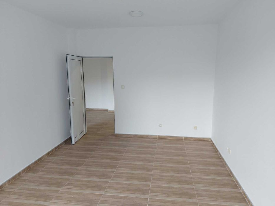 Продава се Офис в Търговище, Център - 73 кв.м за 1104 €/кв.м - Снимка #3