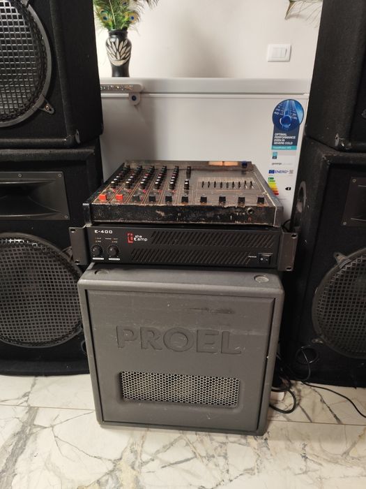 SCHIMB CU SAXOFON.    4 Boxe ,1 bass activ ,1 putere 2x300 w