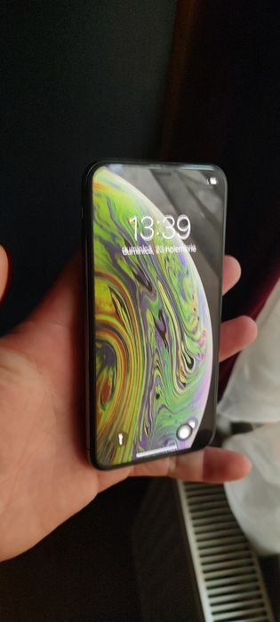 iPhone XS. Cu ecran defect parțial