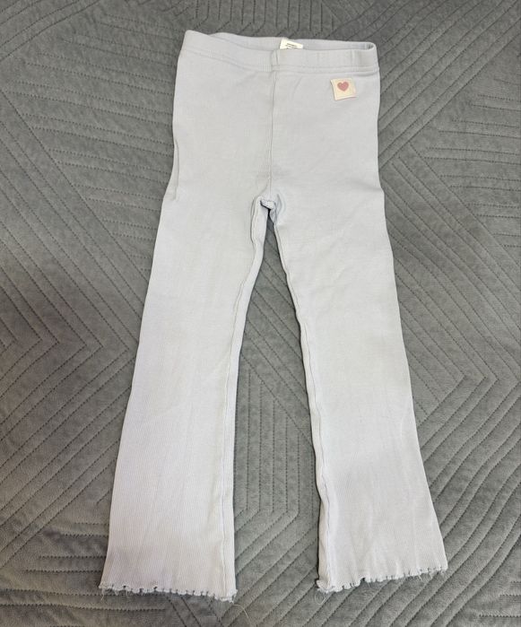 На девочку 90-100 см