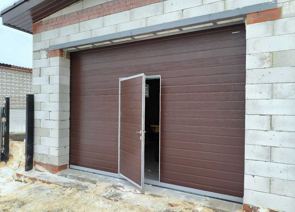 Секционные ворота DoorHan