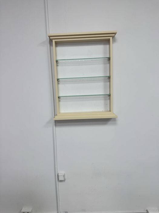 Полки для лаков