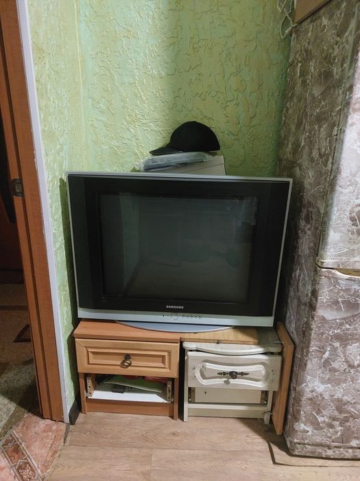 Продам большой телевизор самсунг диоганаль 65 в отличном состоянии