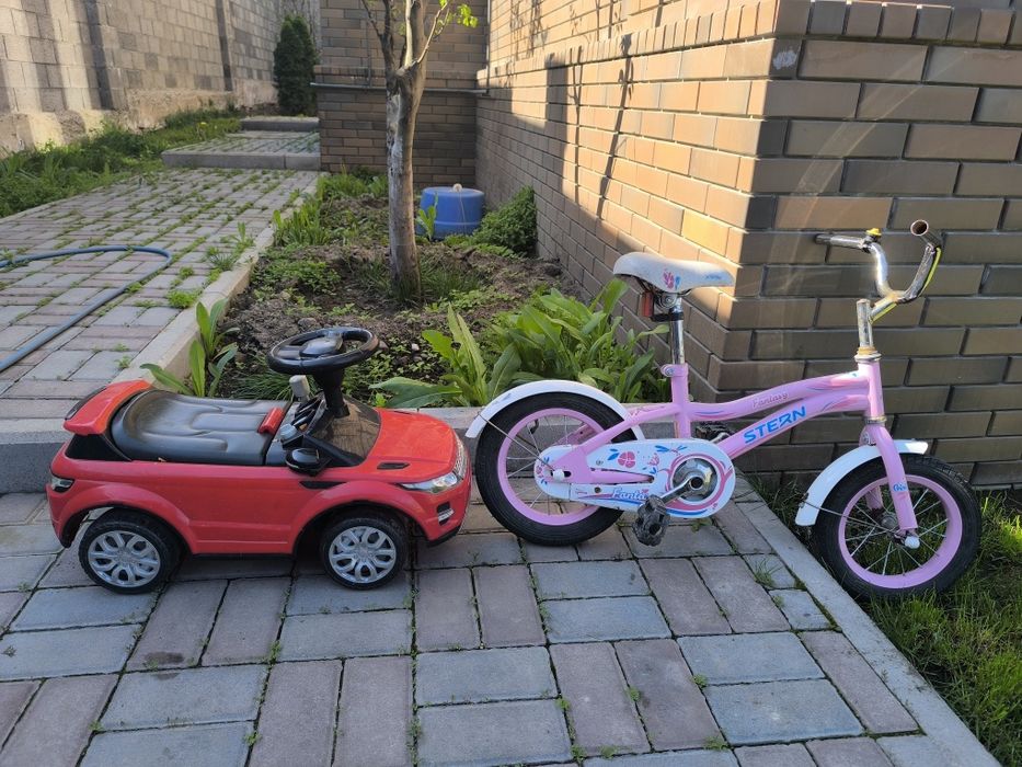 Детская машинка и велосипед