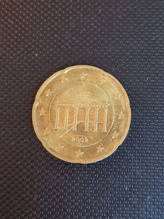 Монеты наминалом 10 евро центов.