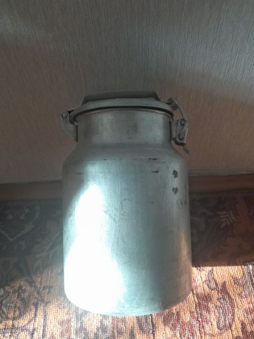 Продам  алюминиевый бидон
