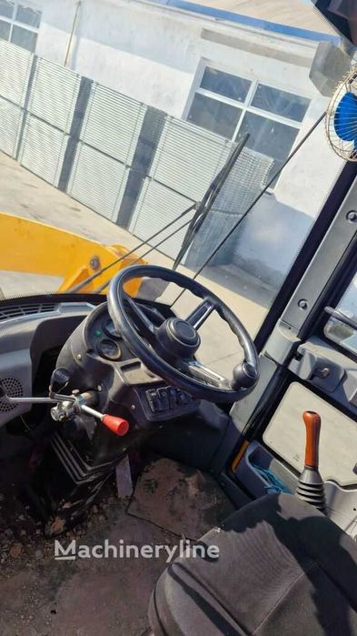 Încărcător frontal Macao XK300 F