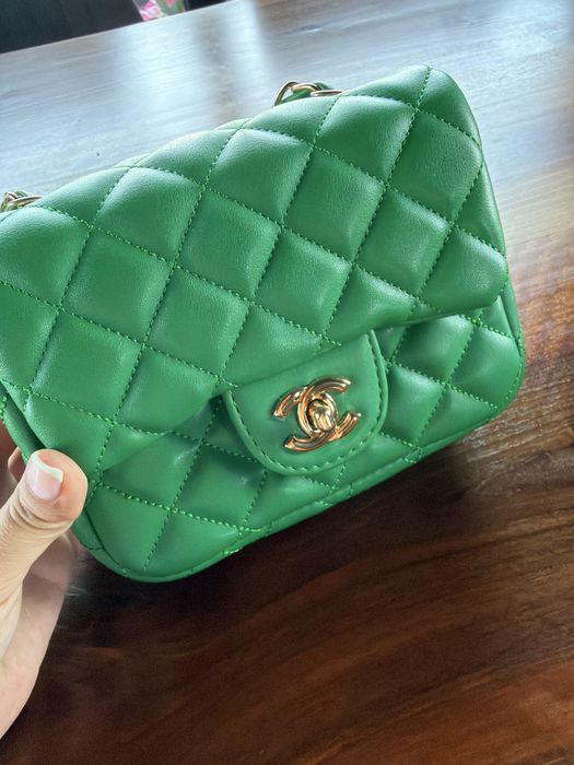 Зелена малка чанта chanel