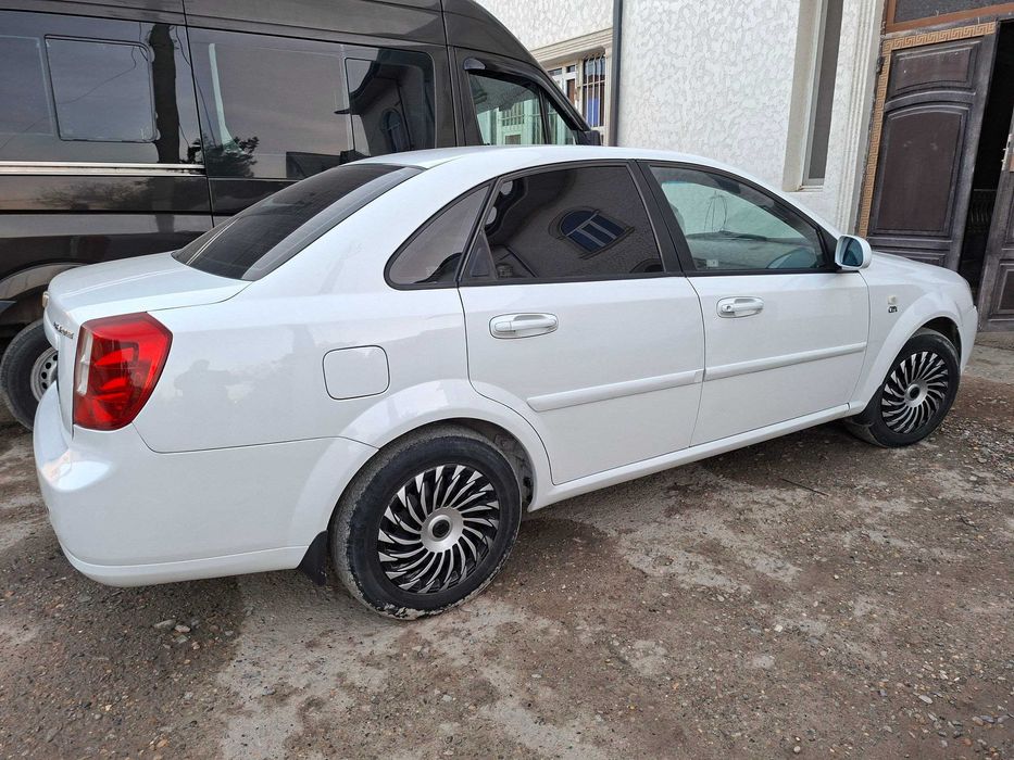 Автокредит Lacetti,2012г/метан 90л/механика/1,8л