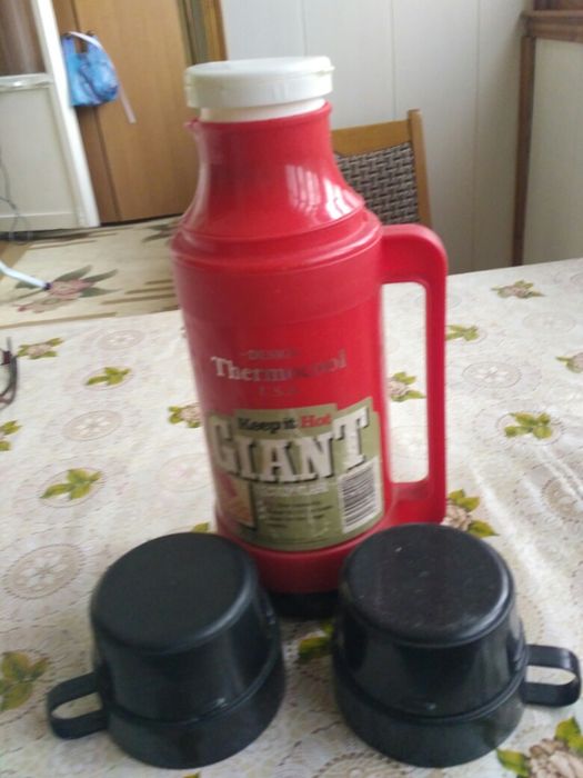 Продается  интересный термос б/у.