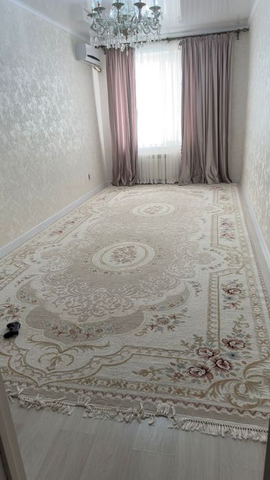 Кілем сатылады..