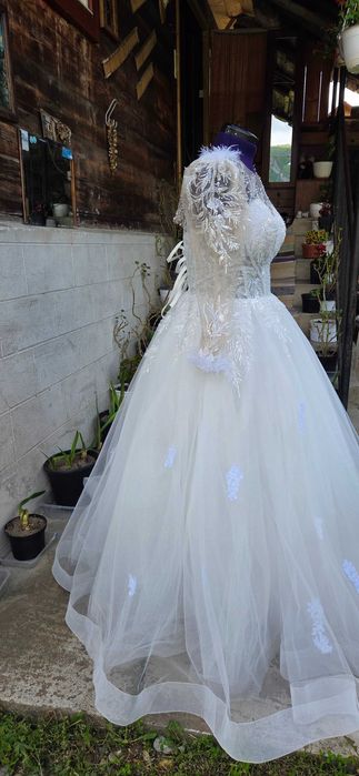 Vand rochie de mireasă