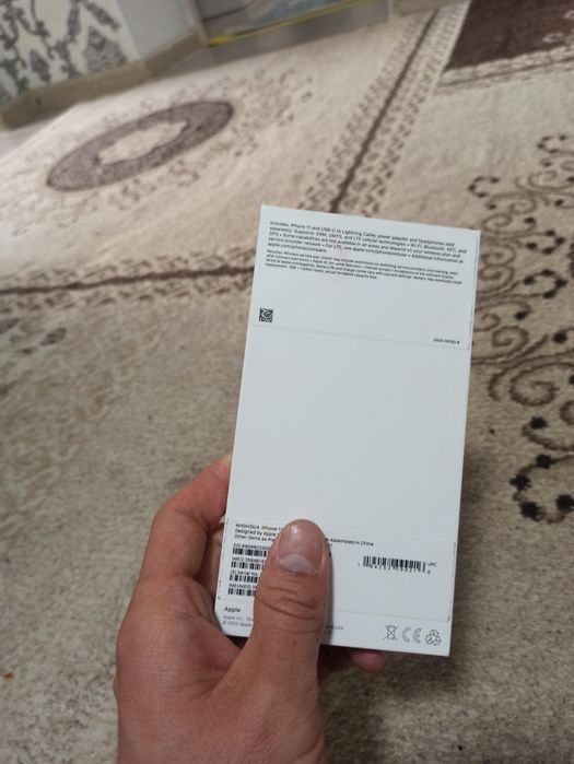iPhone 11  память 128гб