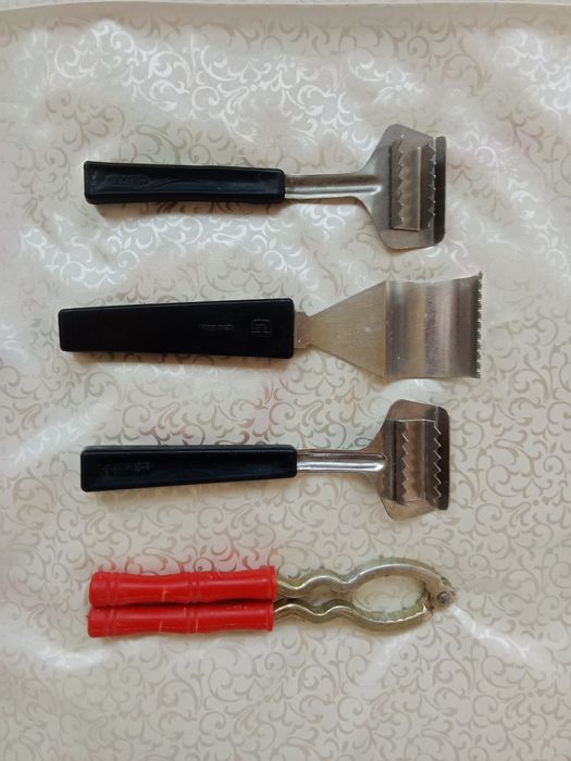 Синяя лампа Кук , игрушки , котёлок , рыбочистки орехоколка СССР