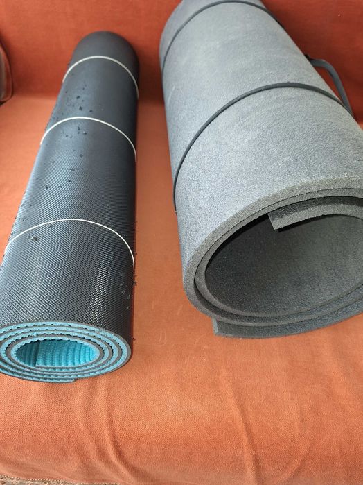 Doua saltele pentru antrenament aerobic, fitness, exercit la sol, yoga