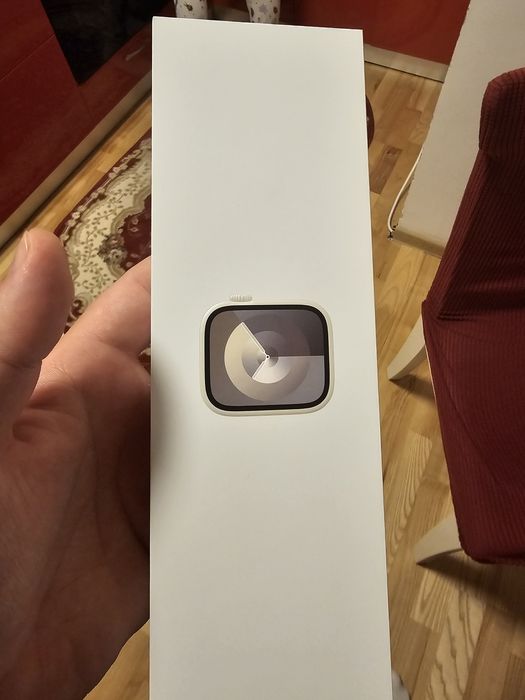 Apple Watch 9, GPS, Carcasa Starlight Aluminium 41mm, Starlight Sport Band - S/M