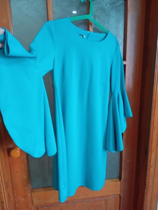 Платье нарядное бирюзовое