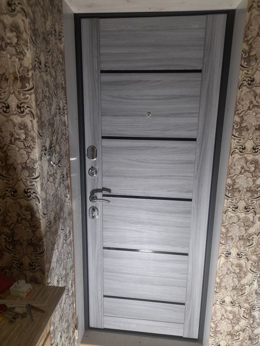 Продам дверь входную