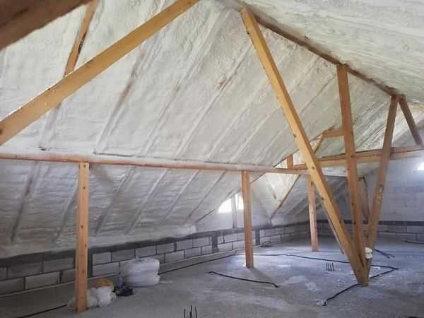 Izolatii profesionale cu spuma poliuretanica