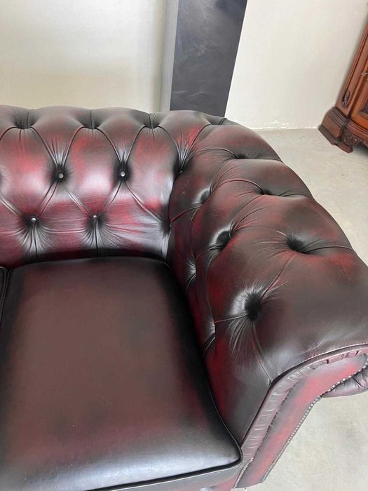Canapea Chesterfield/Oxblood/3 locuri!