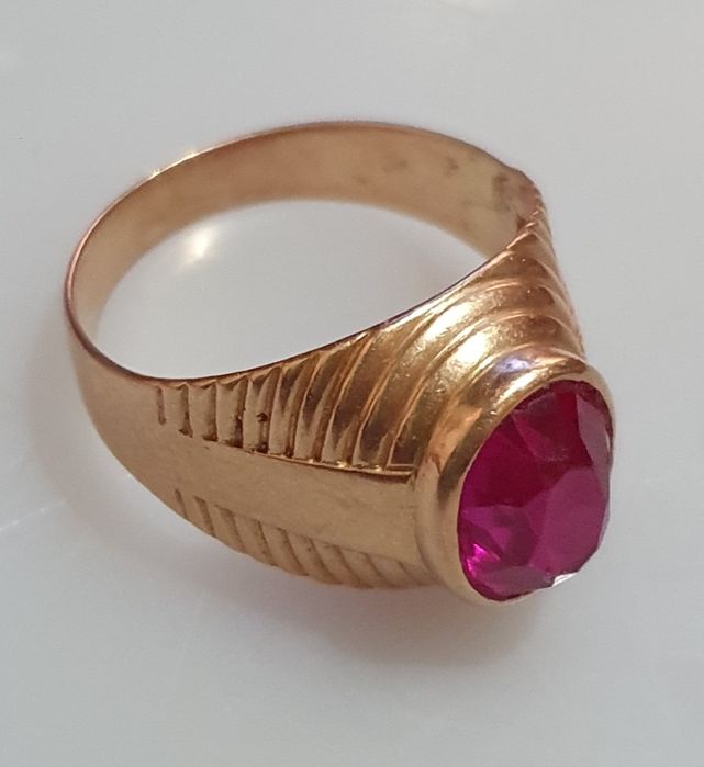 Кольцо    золотое.