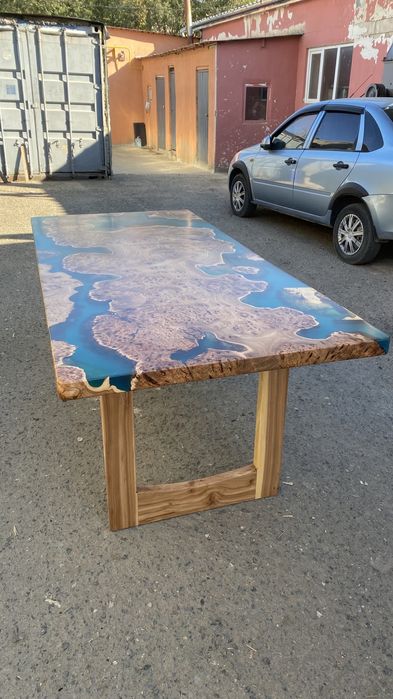 Кухонный стол из массива