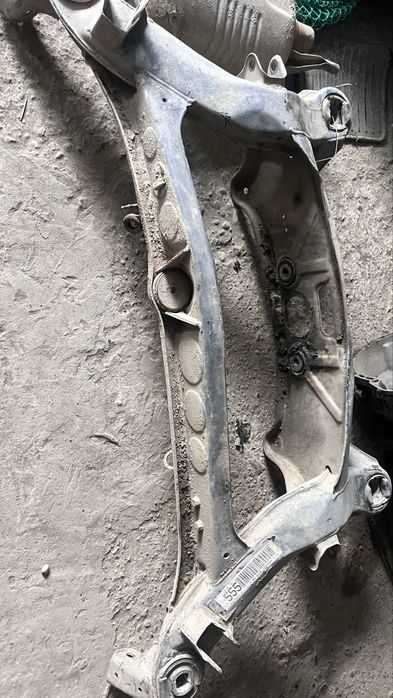 Задни балка мерседес 124
