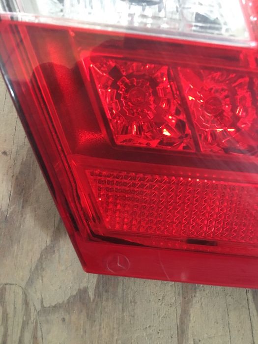 Ляв вътрешен стоп за Mercedes E-class. W212. 09-13. Седан