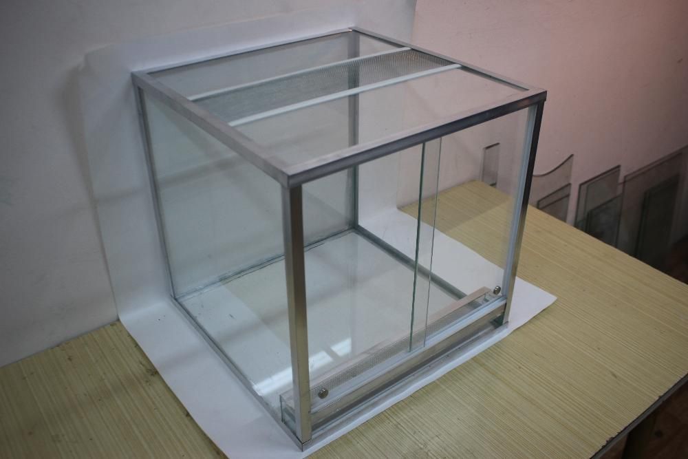 террариум для пауков,улиток и насекомых