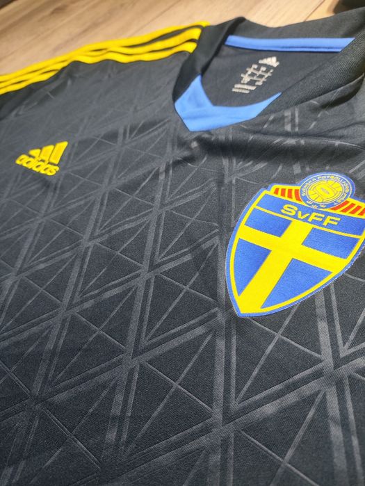 Sweden 2013 away shirt, L, Perfect Condition