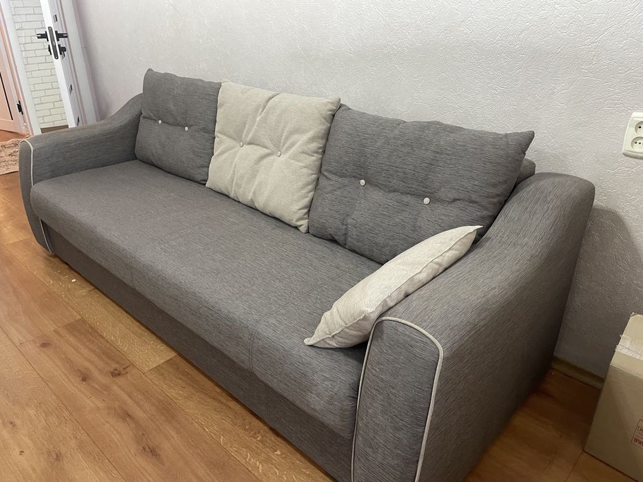 Диван, кровать продам