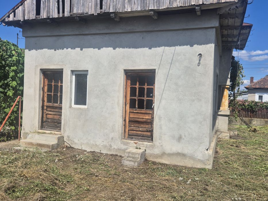 Vând casa in Slatioara
