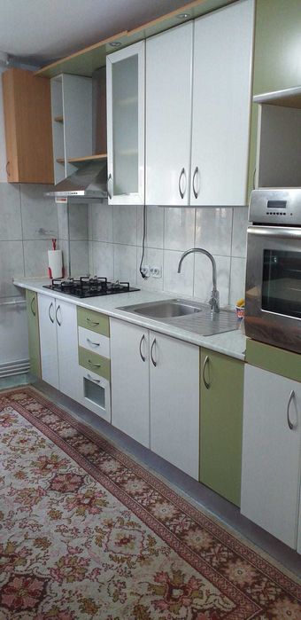 Apartament de 2 camere mobilat , cu centrala termica , parcare etc