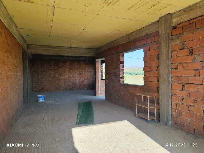 Недовършен апартамент с голям двор в Неа Кердилия, Амфиполи