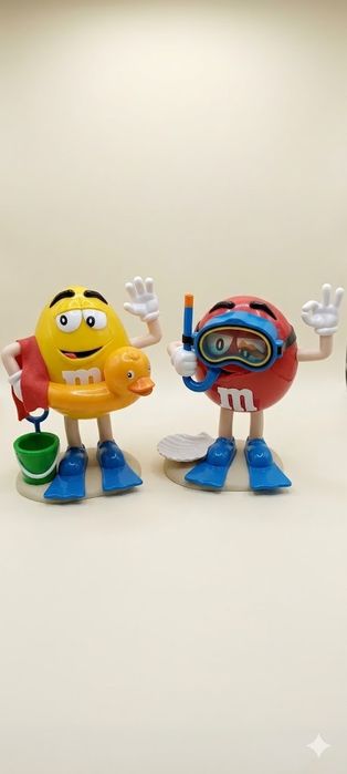 Игрушка  диспенсер M&M's («эм энд эмc»).