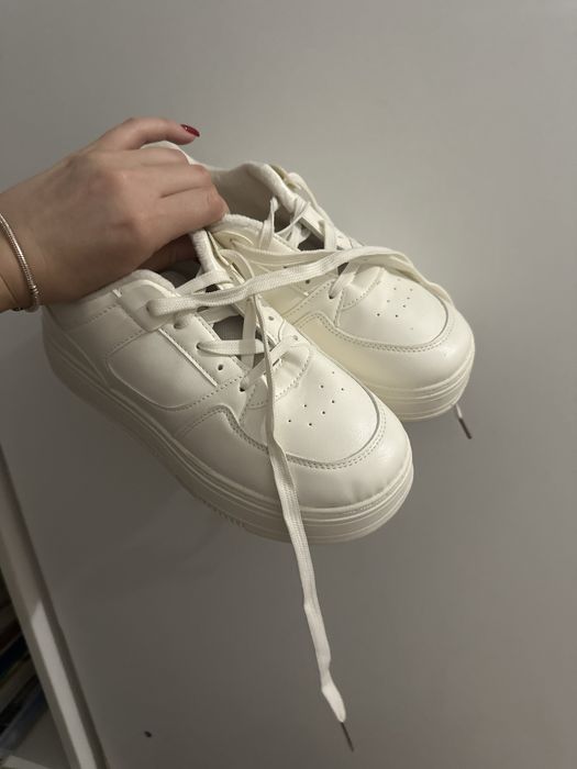 теплые кроссовки