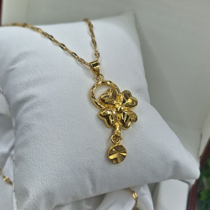 Луксозни колиета с 18к златно покритие!