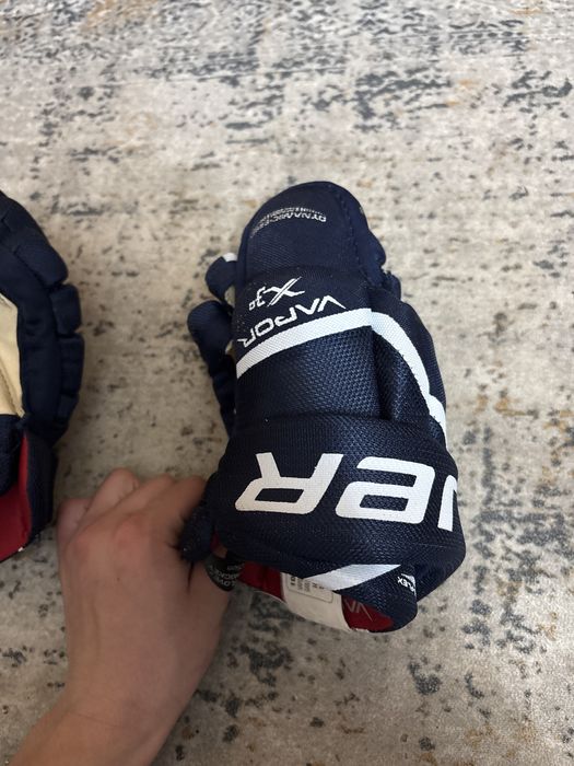 Продам перчатки хокейные
